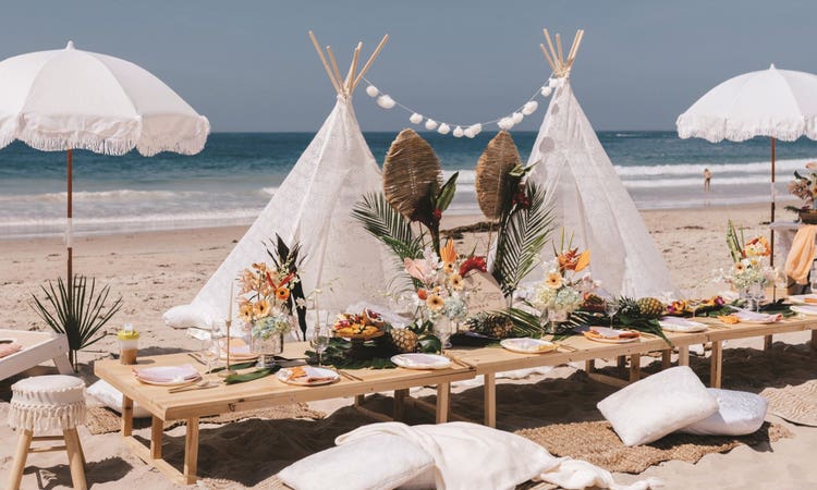 delightful casual-chic beach picnic by Pop-Up Parties